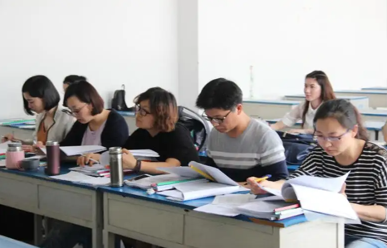 博士、硕士、本科论文有啥不同？学生用三句话概括，太形象了
