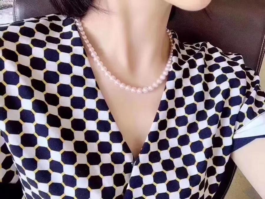 送妈妈翡翠吊坠寓意好（送母亲什么玉首饰比较好）