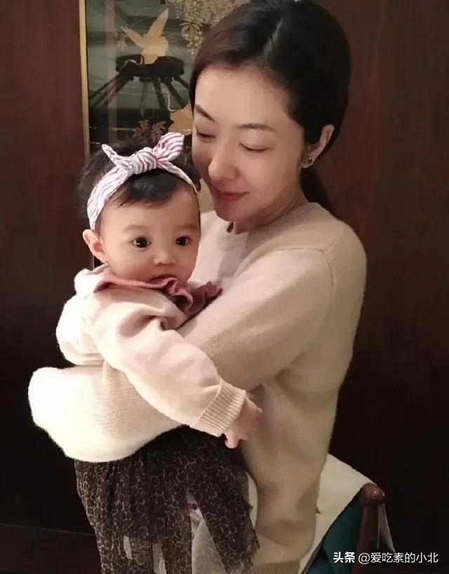 熊黛林曾被菲佣挑衅，菲佣辞职后才知自己被算计，果然人心隔肚皮