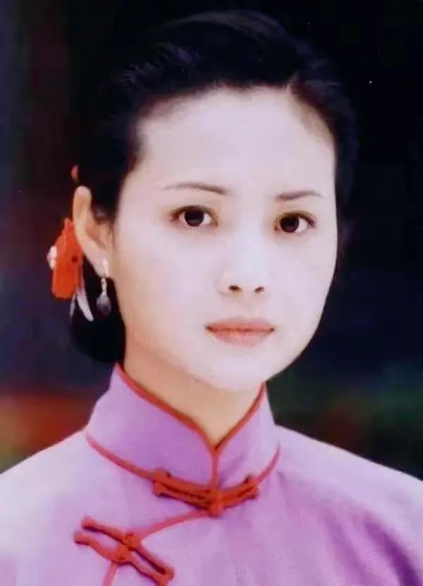 茹萍：温婉大方，气质婉约，魅力十足