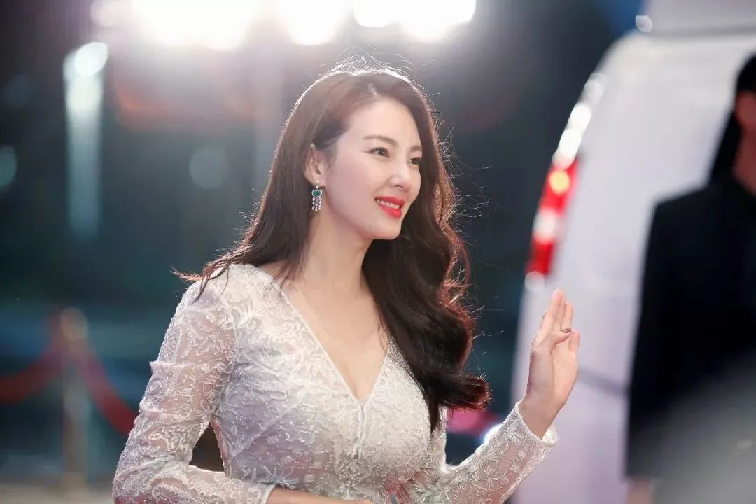这8个"珠圆玉润"的女星,哪个都不输瘦美人