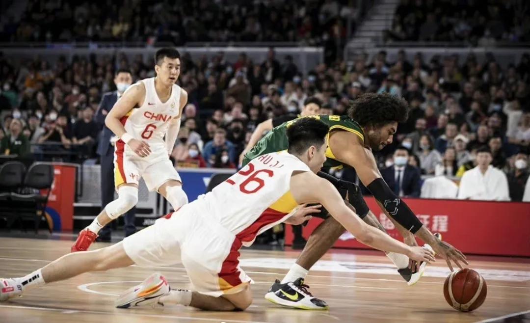 nba比分为什么结局会变(苏群发文揭露男篮惨败真因，后卫对抗普遍不足，弃高诗岩吃了大亏)