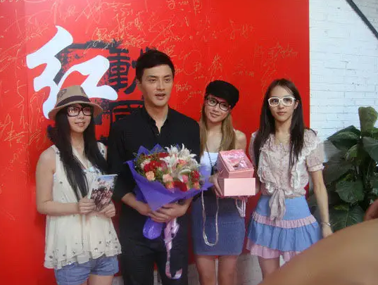 《丑女无敌》14年，男主改名难改运，女主无戏拍，男配成一线