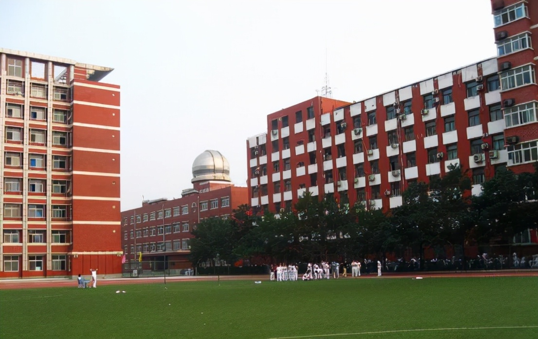 初中公立学校好还是私立学校好（孩子）