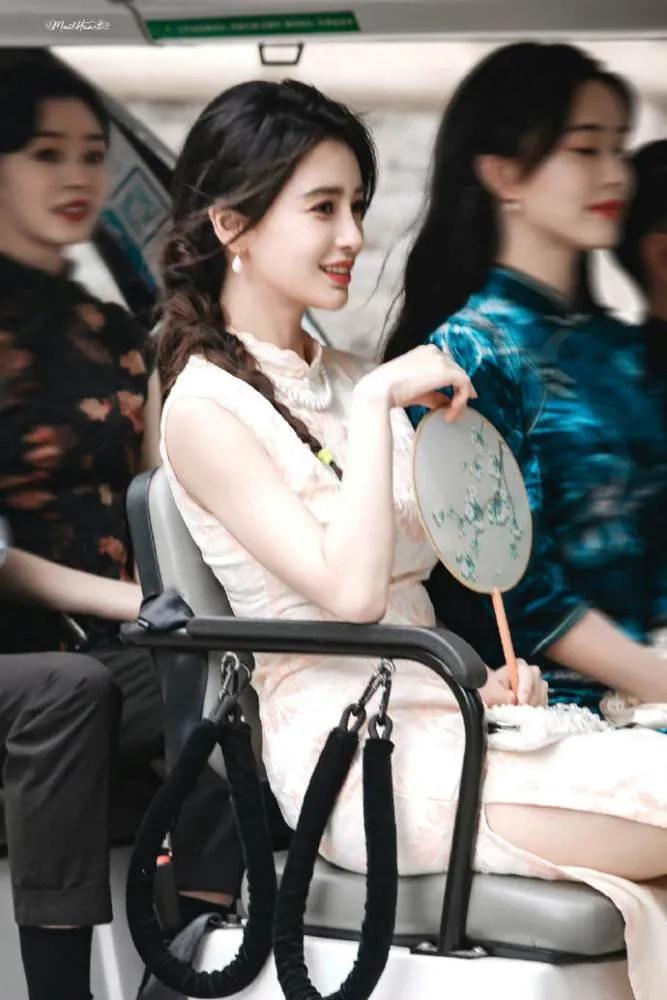 Angelababy的民国风打扮真的好漂亮啊！宛若天仙下凡