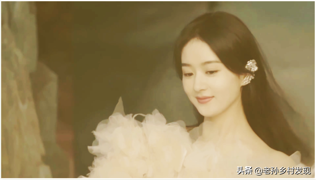 赵丽颖担任监制，辣目洋子饰演女二号，《与凤行》昨天在横店开拍