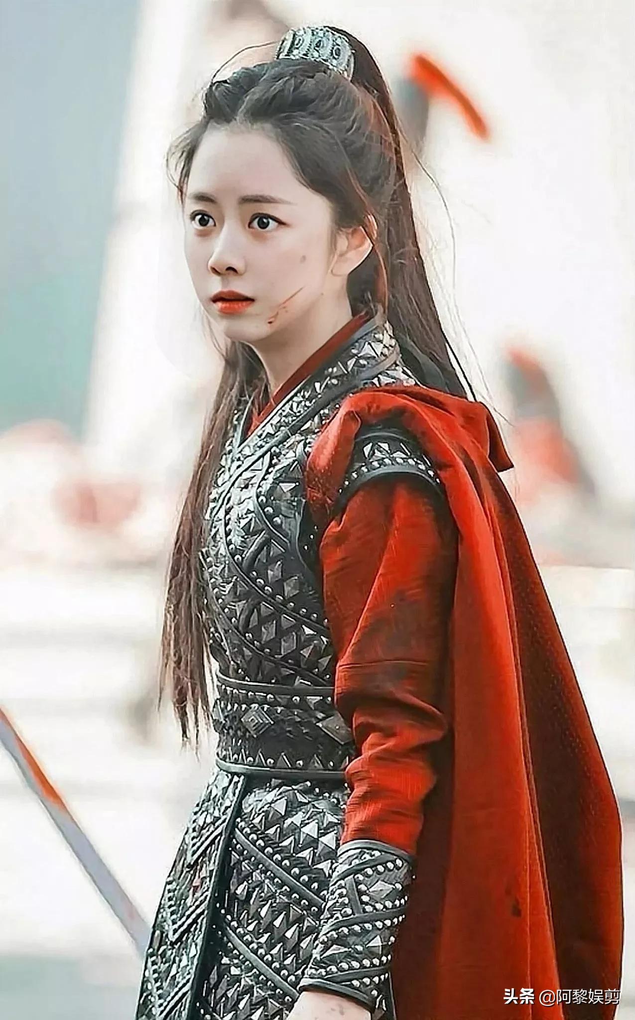 男明星穿铠甲VS女明星穿铠甲