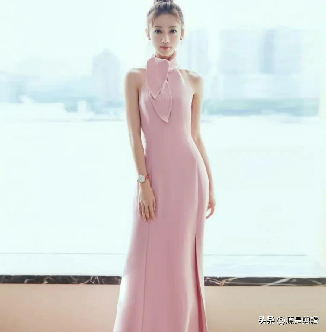 吴谨言粉色长裙，清爽灵动的美！​​​