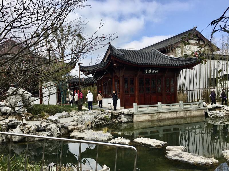 上海新晉打卡網紅地:浦西看豫園,浦東看申園