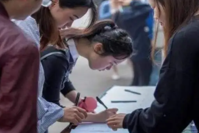 国内很“特殊”的3所大学，学生毕业多数能当公务员，却少有人知