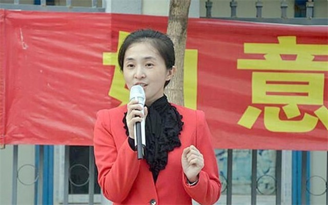 胡红梅的“堕落史”：从最美校长到“无耻小偷”，她经历了什么？