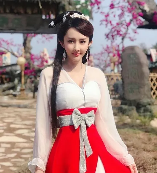 《丑女无敌》14年，男主改名难改运，女主无戏拍，男配成一线