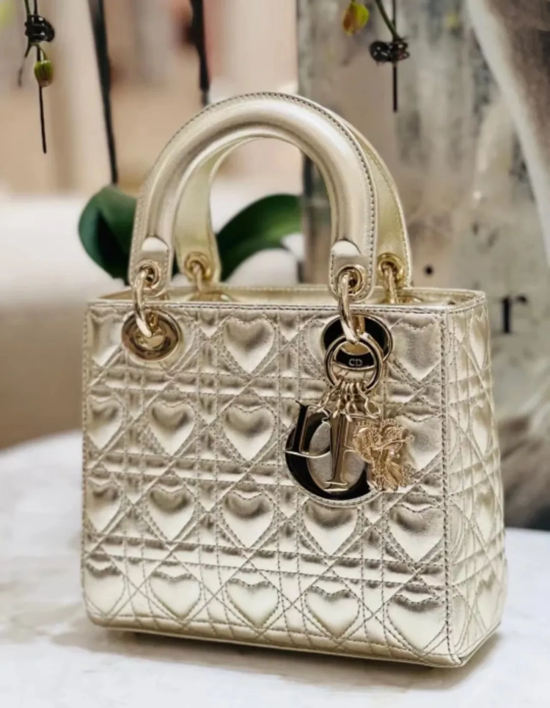 dior新年限定（dior节日限定日历）