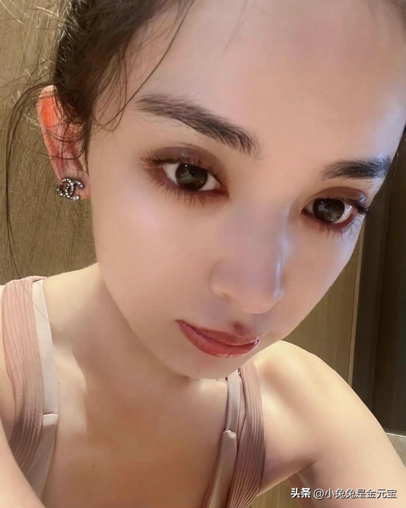 古力娜扎努力健身的样子 这健身服她穿着真好看