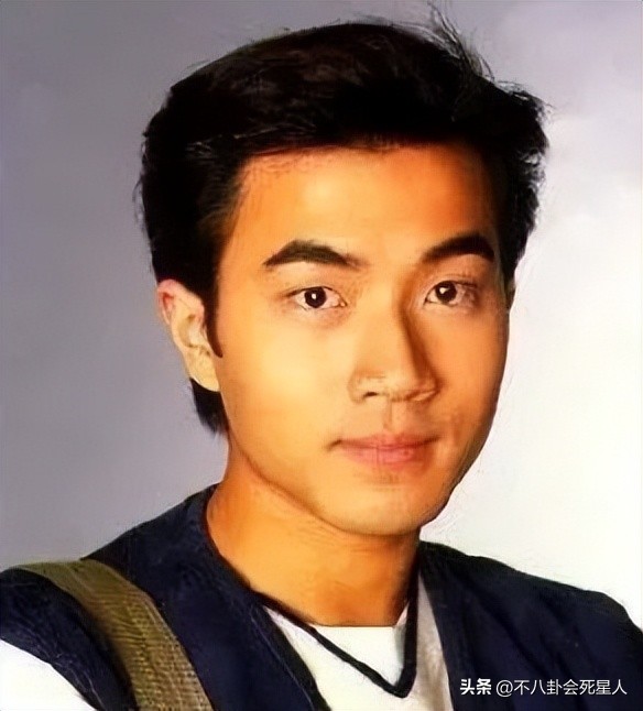 明星的早期照片，谢霆锋土，杨颖非主流，都是“黑历史”