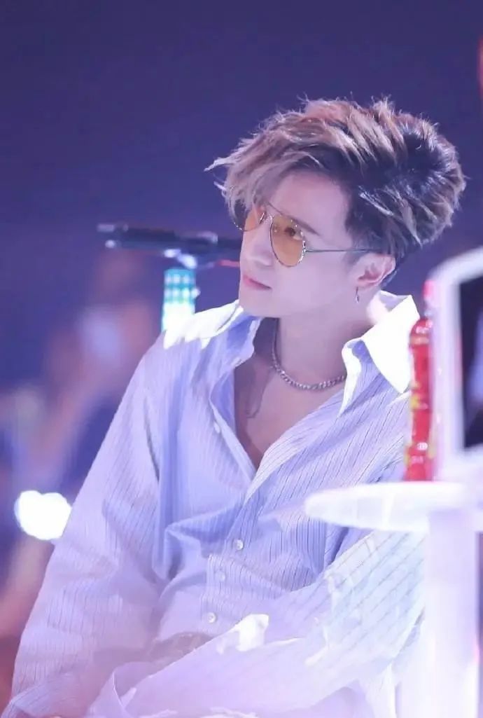 6位被严重高估的歌手，虽然乐坛地位颇高，却没有像样的代表作