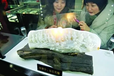 近20年,和田玉的价格上涨了1000倍,挖一块少一块