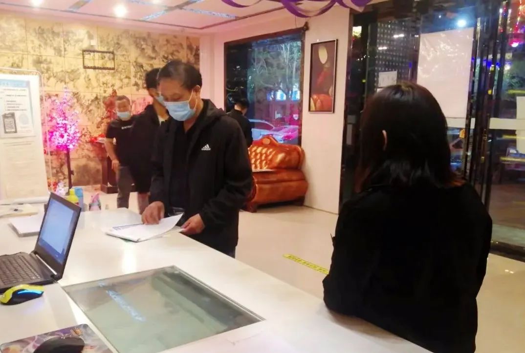 合陽縣文化市場綜合執(zhí)法大隊開展網(wǎng)吧,、歌舞娛樂場所復工復產(chǎn)專項檢查