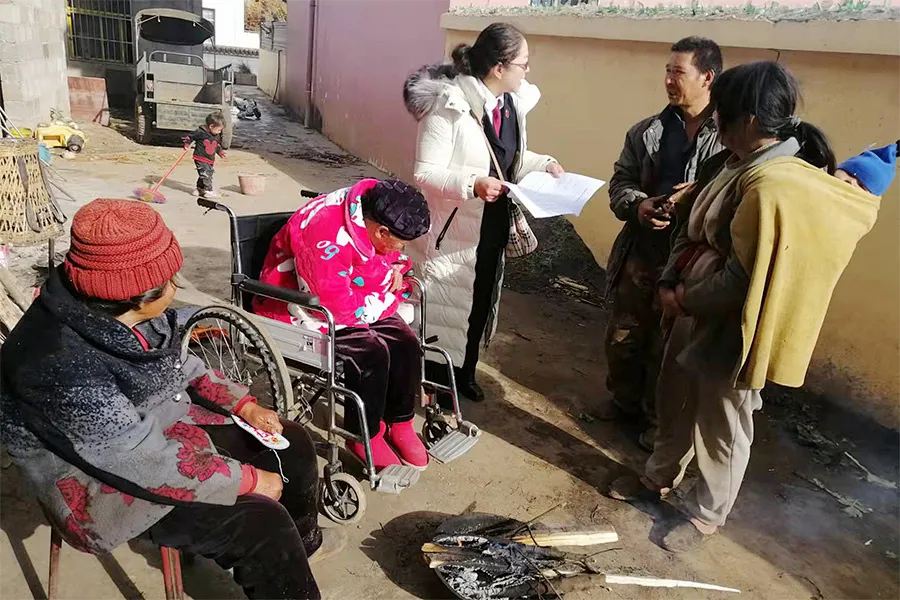 ³����������Ժ��չ��ʮ�Ž�����ȫ�ᾫ�񡱽�У԰����