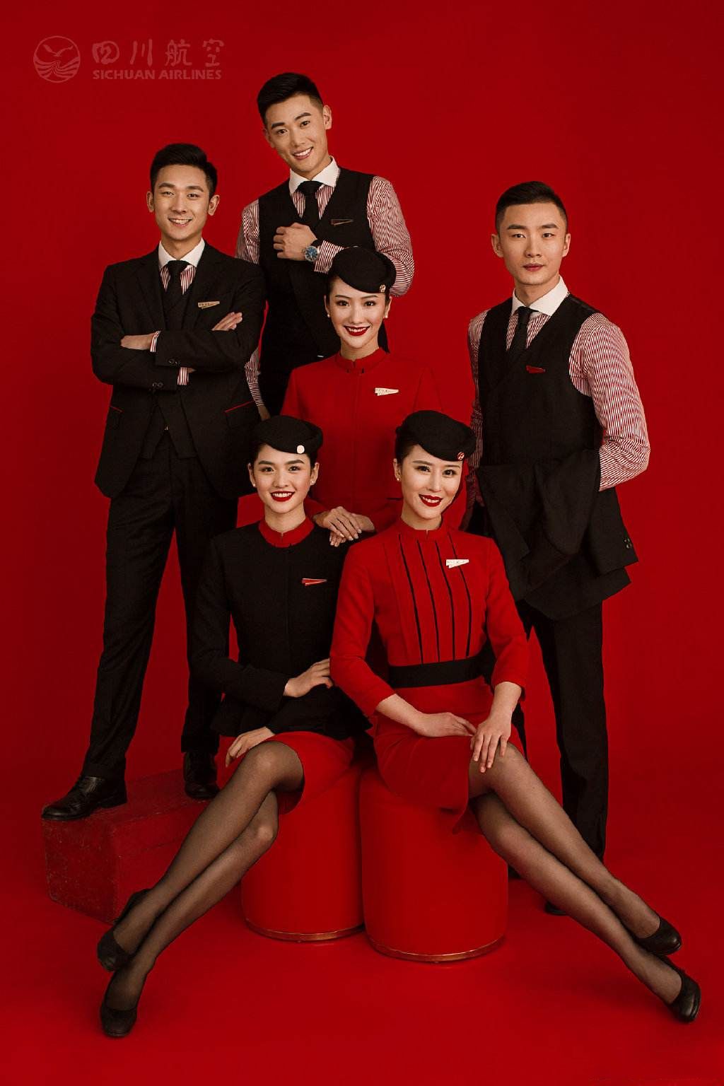 我国6大航司空姐制服一览:国航喜庆海航典雅,你最喜欢哪一款?