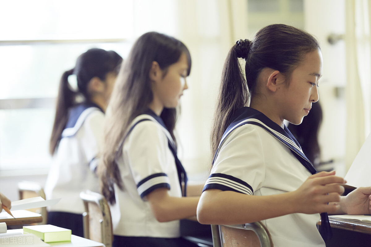 英语教师开展科研论文撰写现状分析与思考