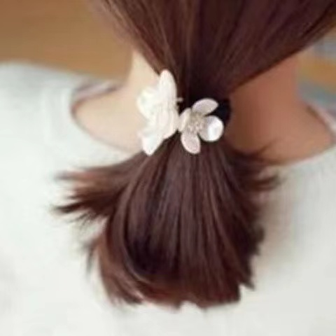 郑州一小学统一女生头绳颜色，遭到家长集体质疑，有必要吗？