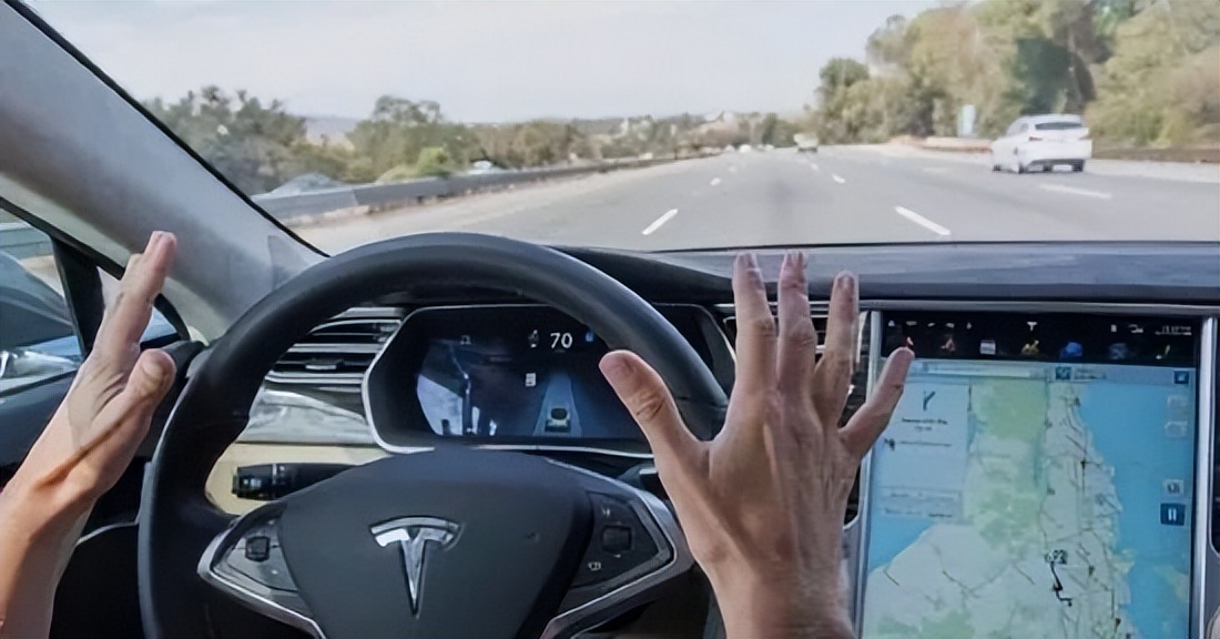 特斯拉Autopilot撞人致死，車主被以「殺人罪」起訴