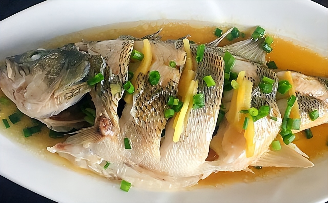 廚房中常見的3種調味料，建議中老年人盡量少吃