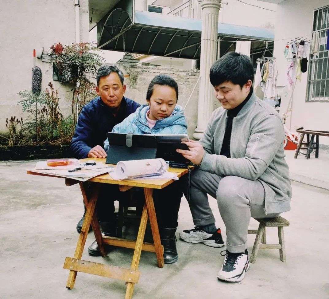 教师工资或将上涨，河北等地已经率先实施，老师们的春天来了