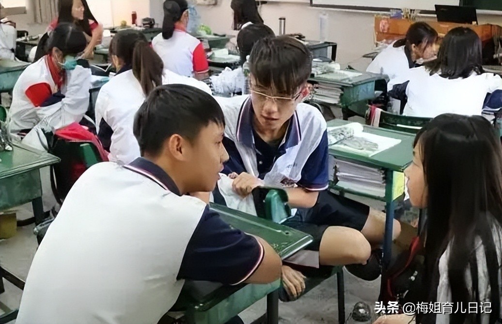 选科目有门道，2022新高考物理化被“捆绑”，有门学科成“鸡肋”