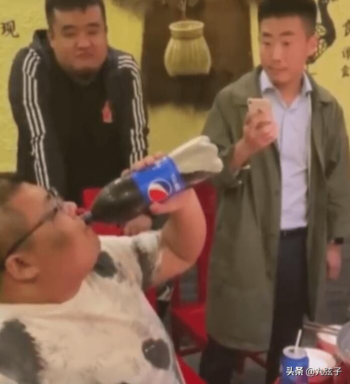 是资本“吃人”，还是人吃资本？29岁“泡泡龙”之死，是谁的过？