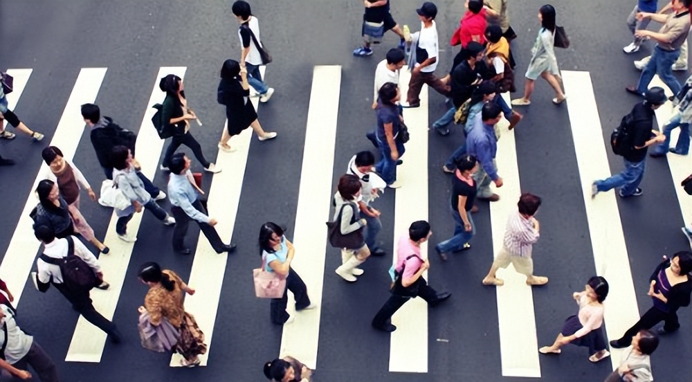 京东001号快递员金宜财：无怨无悔送快递12年，刘强东给了他什么