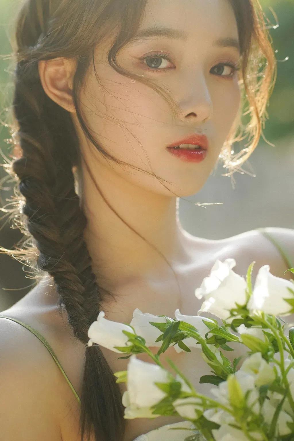 徐艺洋，夏日花仙子