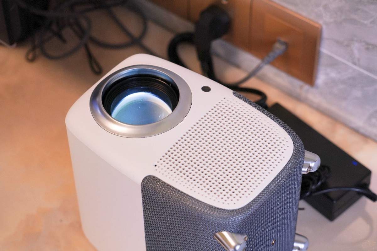 春节多亏有它：泰捷WEBOX T1系列投影仪上手实测