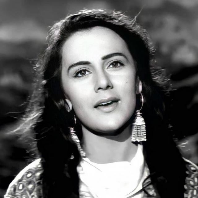 印度女演员普里亚，令人难忘的美丽，令人叹息的结局