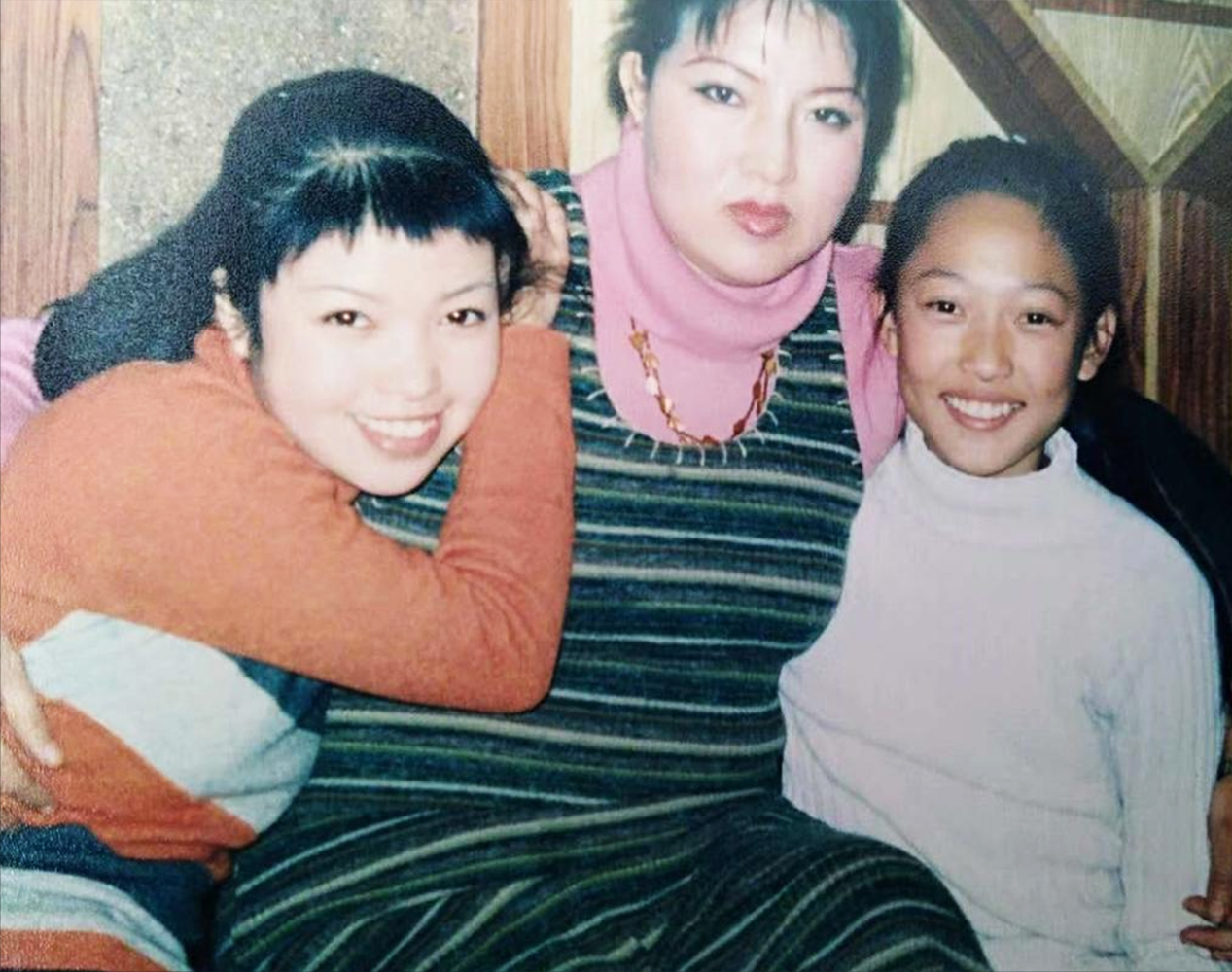 辽宁14岁女孩爱上整容，16年整容300次，花费高达400万