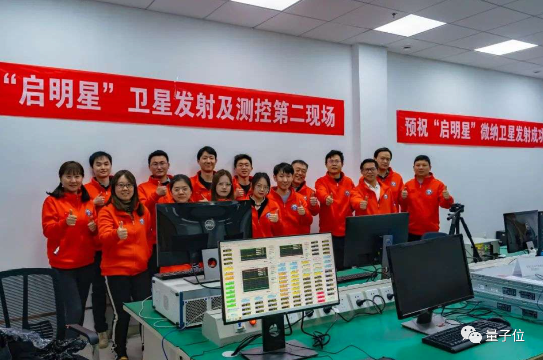 武大50名学生将卫星送上天！用了老师800万经费，搭长征八号升空