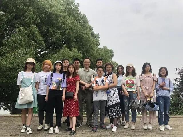 武汉女大学生斩获200万奖学金，连发6篇SCI火了，令众人羡慕不已