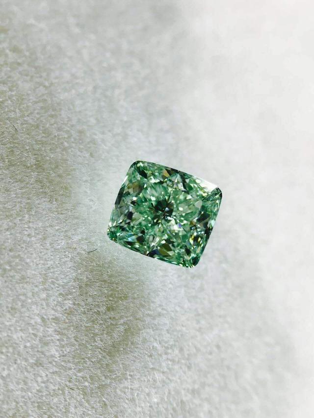 钻石的"魔法色彩"盘点出各种各样的彩色钻石
