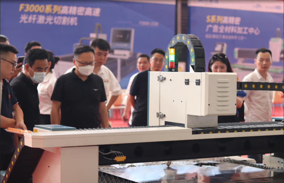 2021年中国激光设备市场销售收入821亿元，中国激光如何突围？
