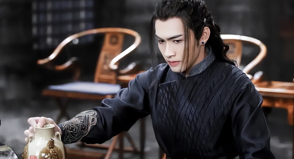 同为是“泡面头”，把张一山、肖战和张国荣放一起，差距就出来了