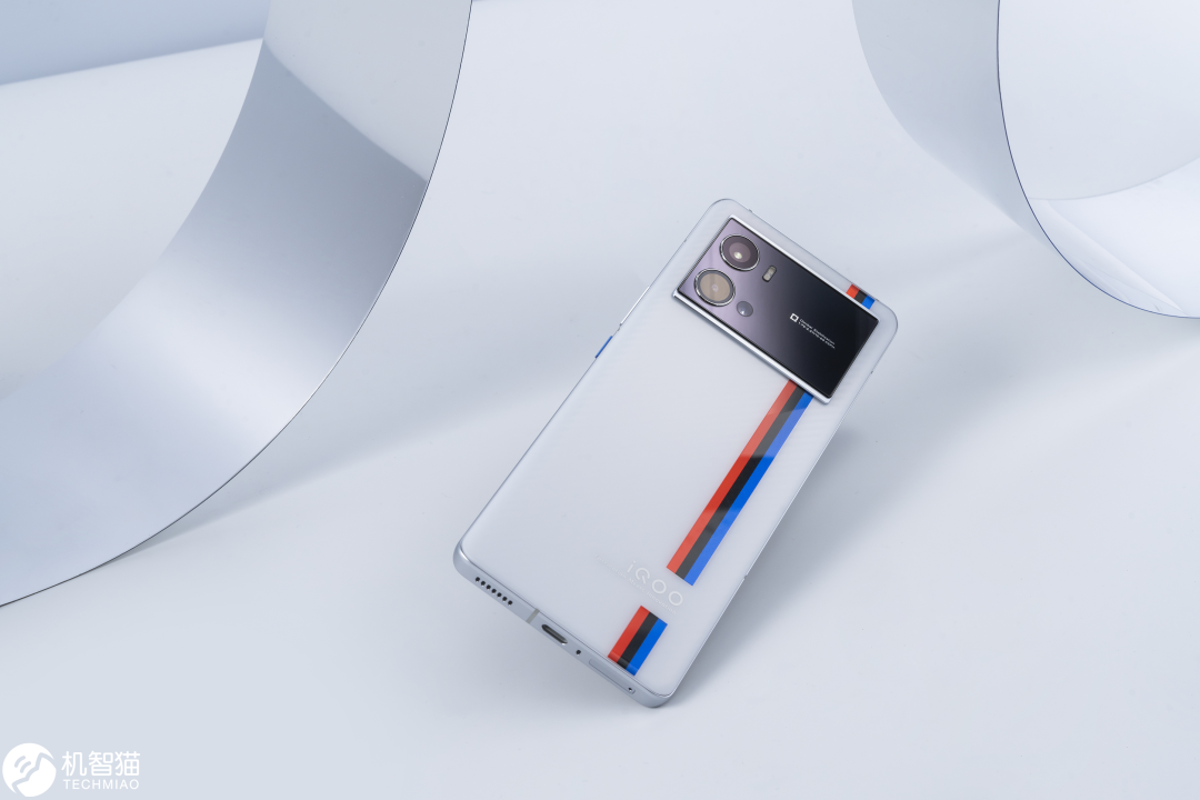 iQOO 9 Pro测评：驯龙高手，当之无愧