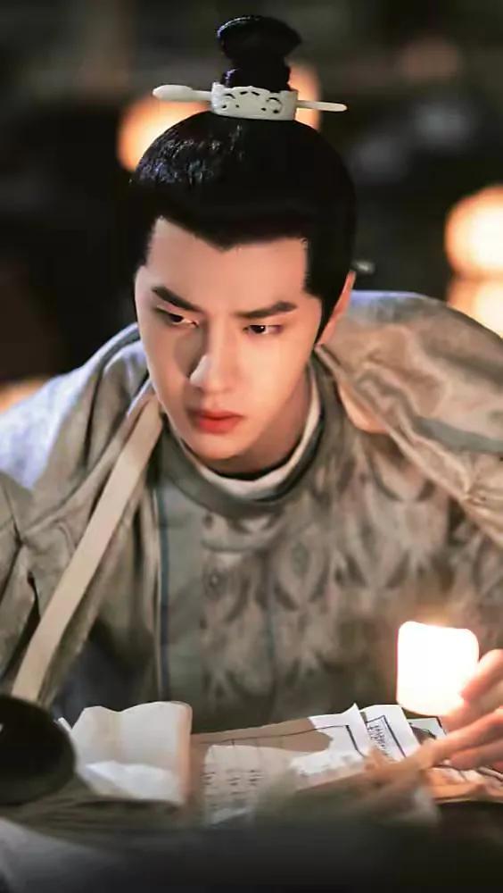 高冷人设别瞎演，有人板着脸演成面瘫，有人眼神都是戏有距离感