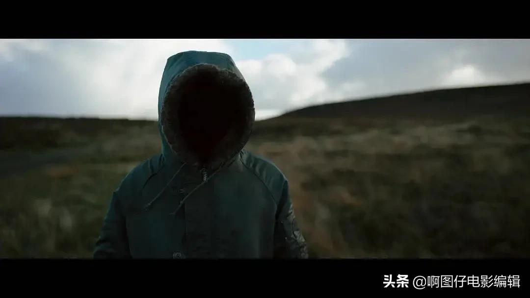 今天讲个《鬼故事》,英国最受欢迎的恐怖片.