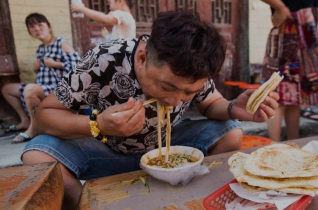 肚子经常咕咕叫，还总是放屁，是怎么回事？看完或对您有帮助