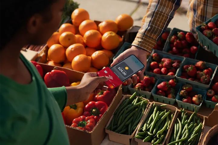 12 年后，iPhone 终于「变成」了 POS 机