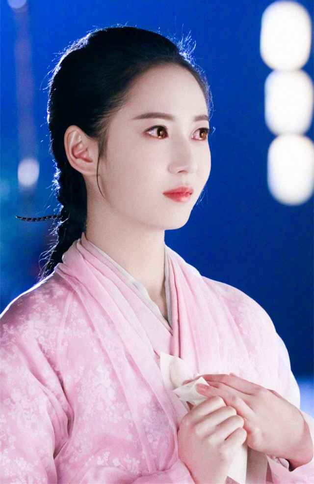 92年女星陈钰琪，古装美照，貌若天仙