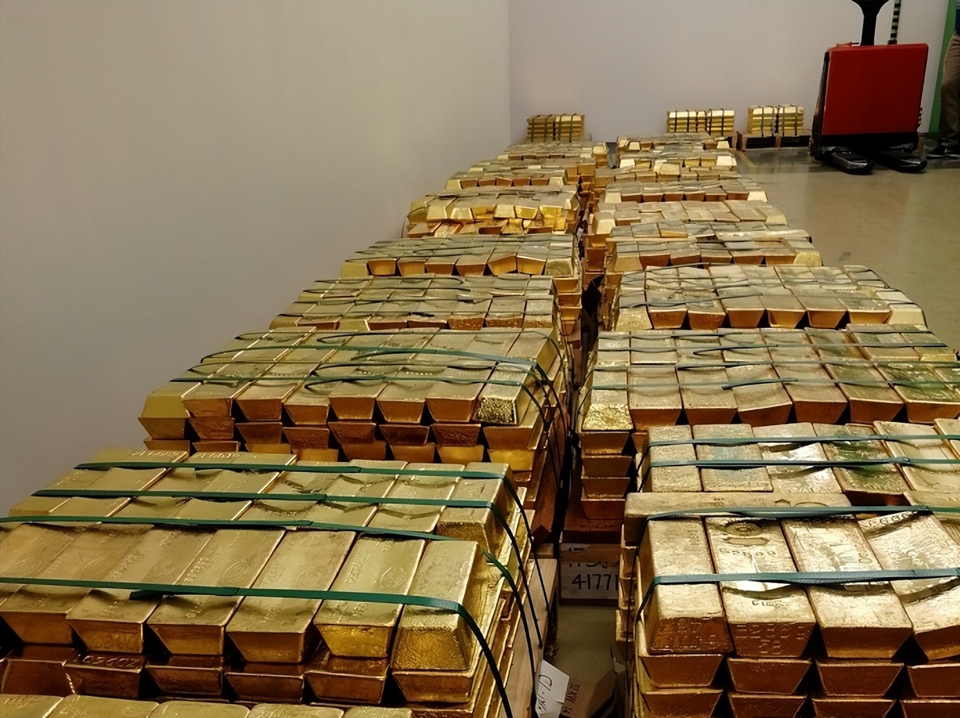 美媒：中国可能储存有3.1万吨黄金，209吨黄金已经从欧美运往中国