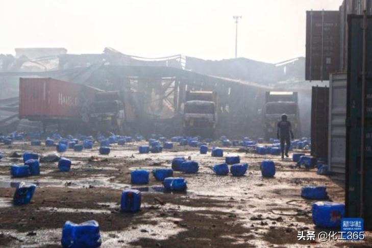 一仓库起火引发爆炸致49人死亡，数百人受伤
