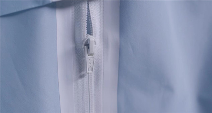 世界尽头的至纯至净——RICO LEE携手YKK亮相2022数字上海时装周